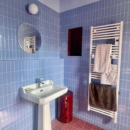 Bel Appartement, 5 Pers - 2 Chambres, Centre-ville, Plage, Halles, Spot De Surf à Pied *